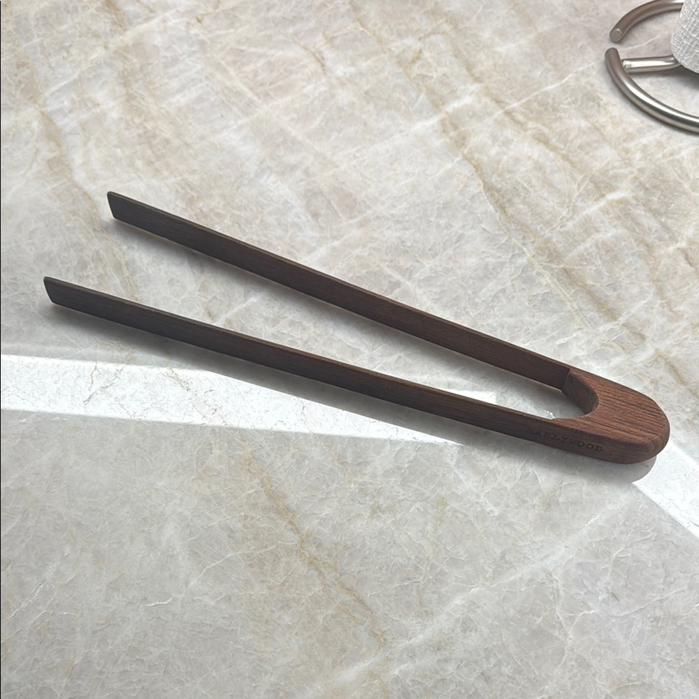 Early Wood wood Tongs